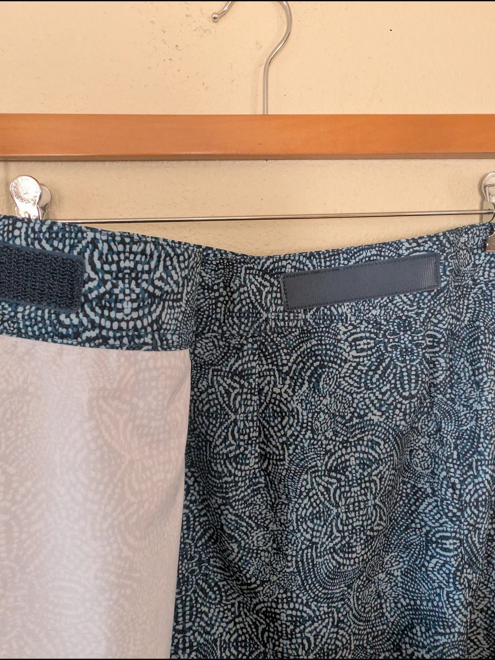 Ripskirt Hawaii Blue and White Patterned Pencil Skirt
